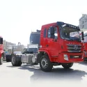 上汽红岩杰豹牵引车 (2)