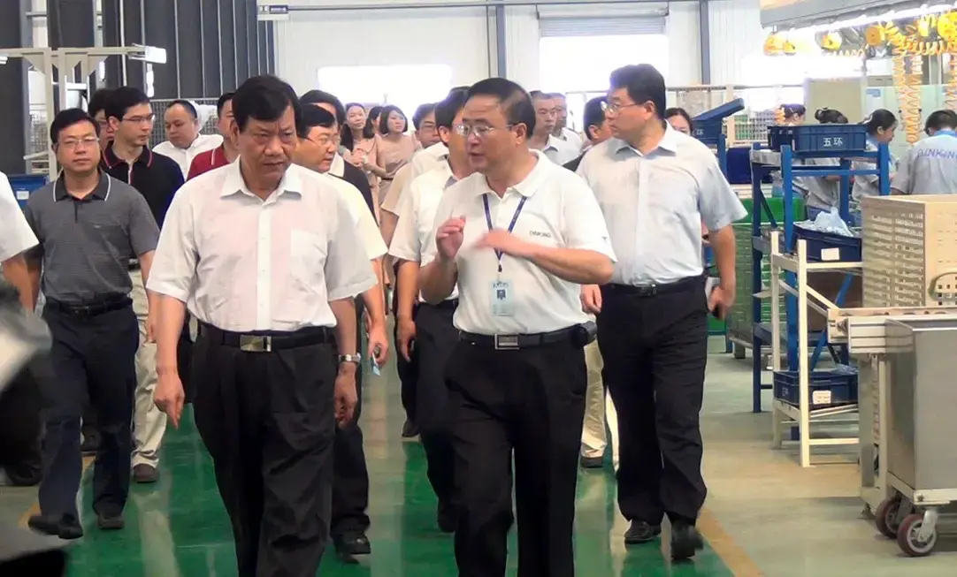 Chen Cungen, Director of the National People's Congress, inspects DINKING