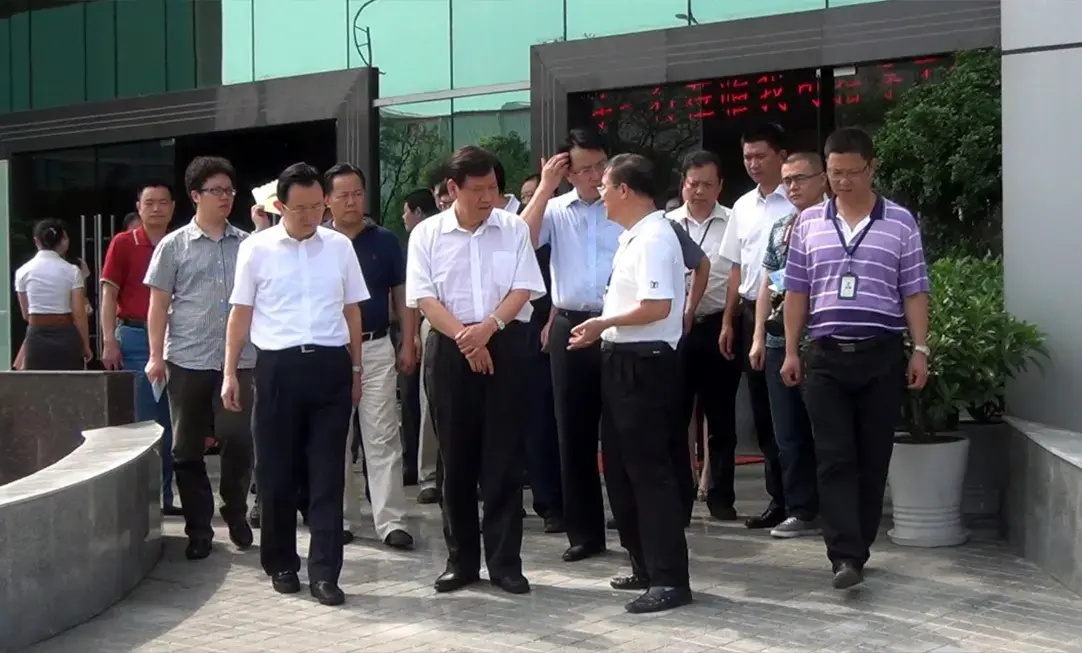 Chen Cungen, Director of the National People's Congress, inspects DINKING