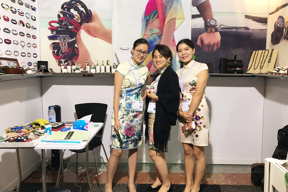 VIYA Jewelry Attend HK Jewelry Fair 3times per year