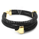 VSST-19-black-stingray-with-gold-clasp