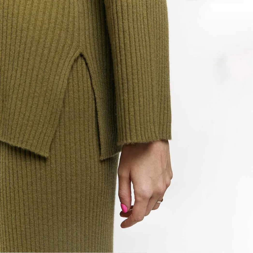 Slit Cashmere Sweater set (6)