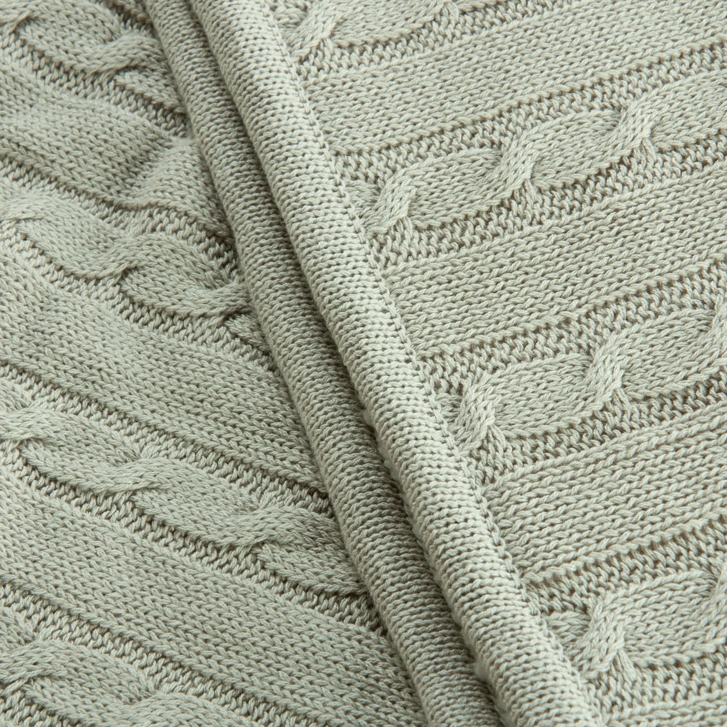 Green knitted sherpa twin blanket (2)