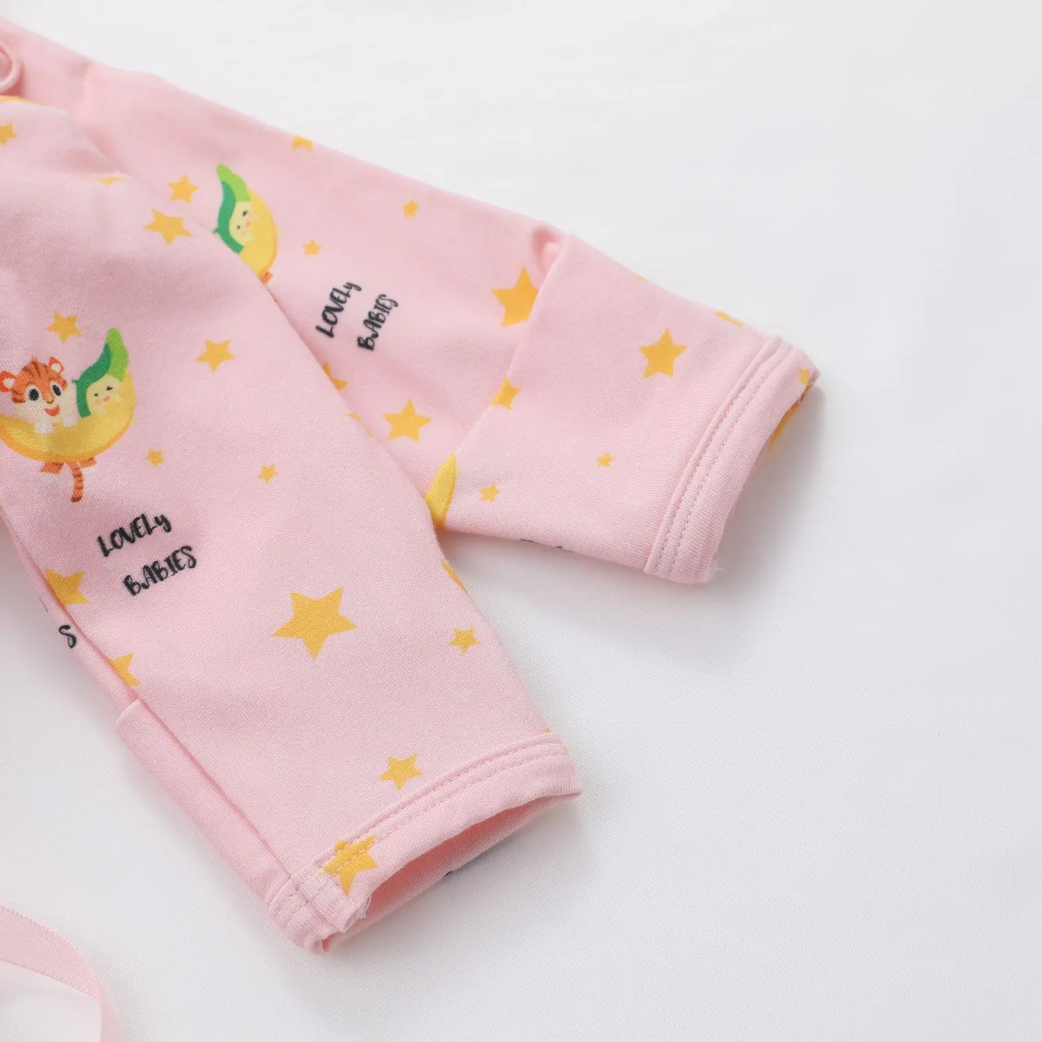 Infant bodysuit with hat (7)