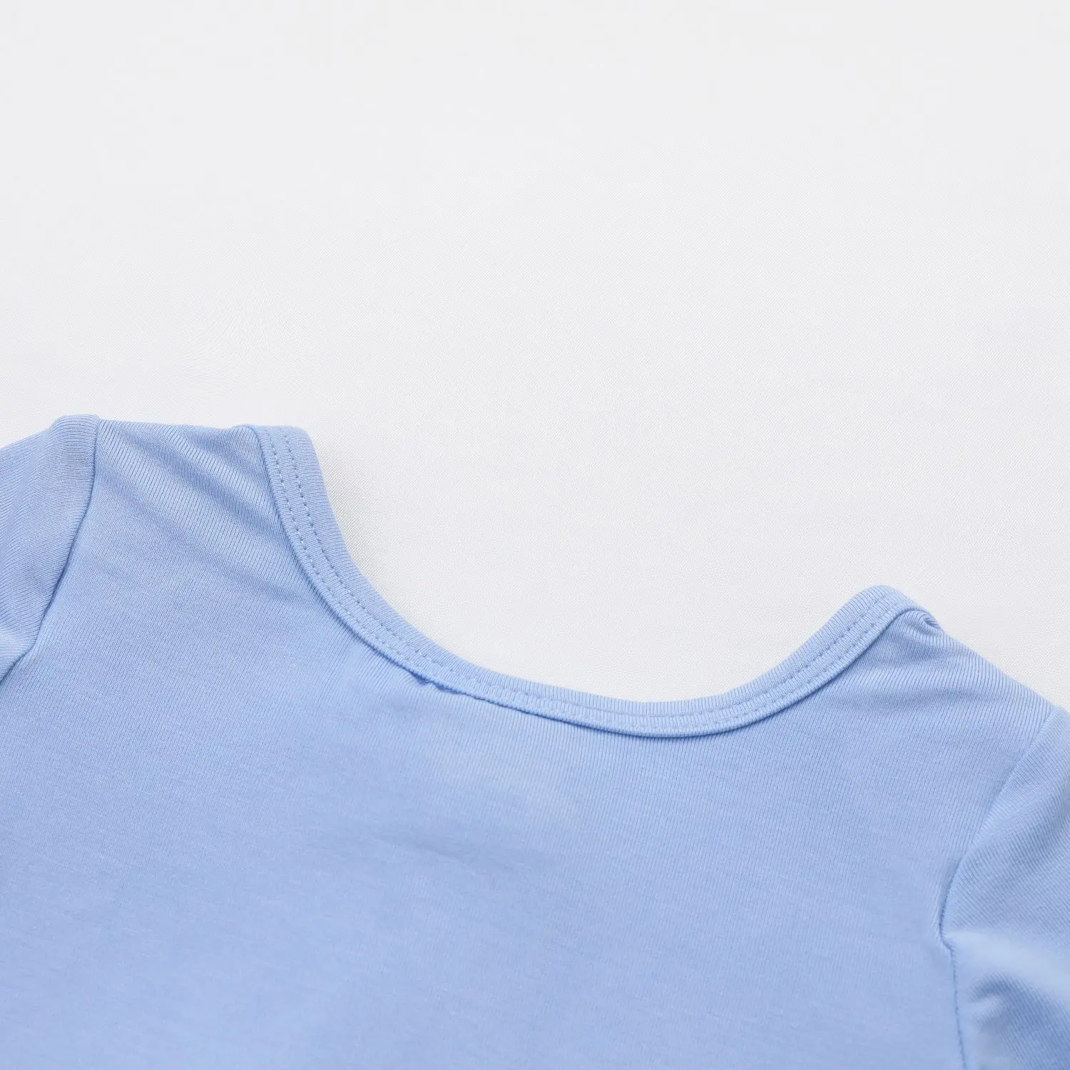 Infant solid Knotted Gowns (3)