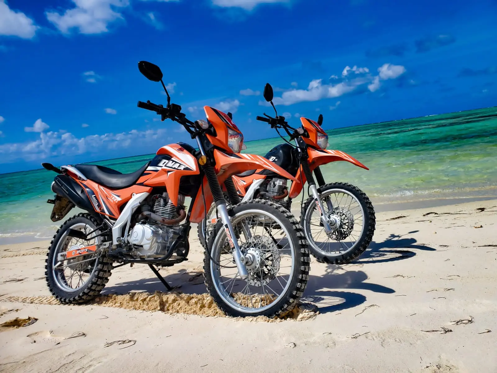 Dmax125 dual-sport motorcycle