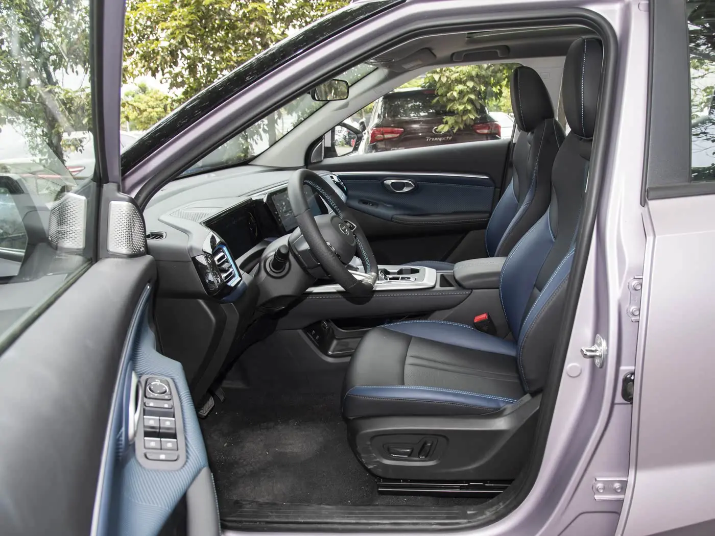 1400x1050_autohomecar__ChxkmWgSBICAY7QcACR8mXH33I4869