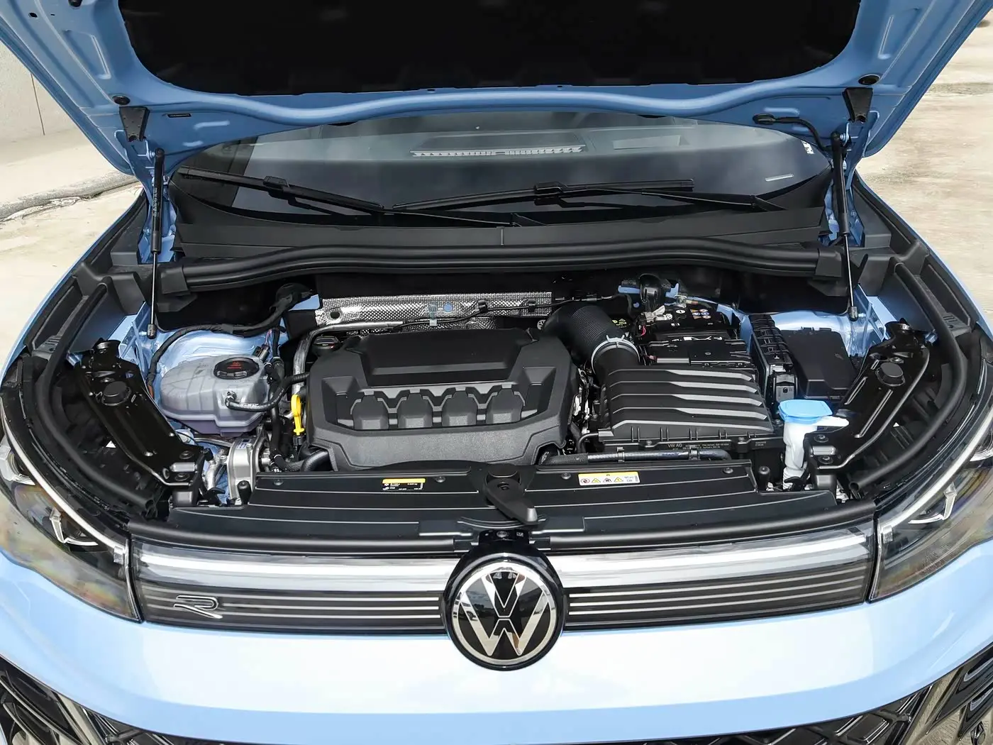 1400x1050_autohomecar__ChxpVWjBXdeAD4H3AEsSwXMxpf4042