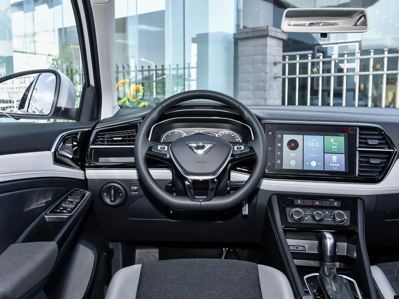 1400x1050_autohomecar__ChtlyGgkcfGAbcMGABe2g-fXIhA594