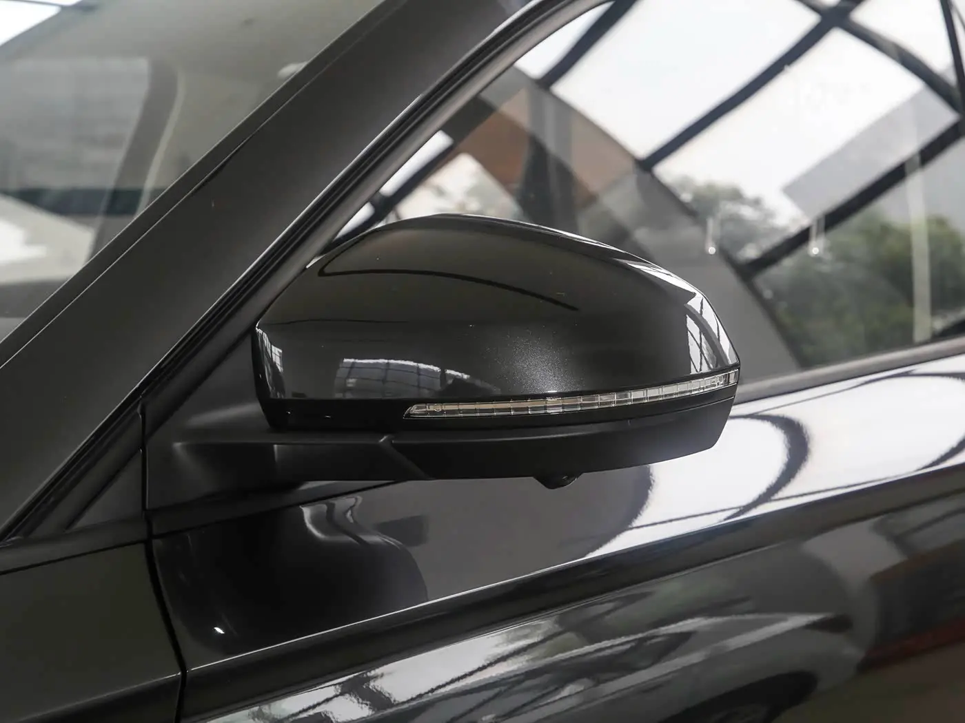 1400x1050_autohomecar__ChxkmWhXzYGAYpeEABL3HOVPack495