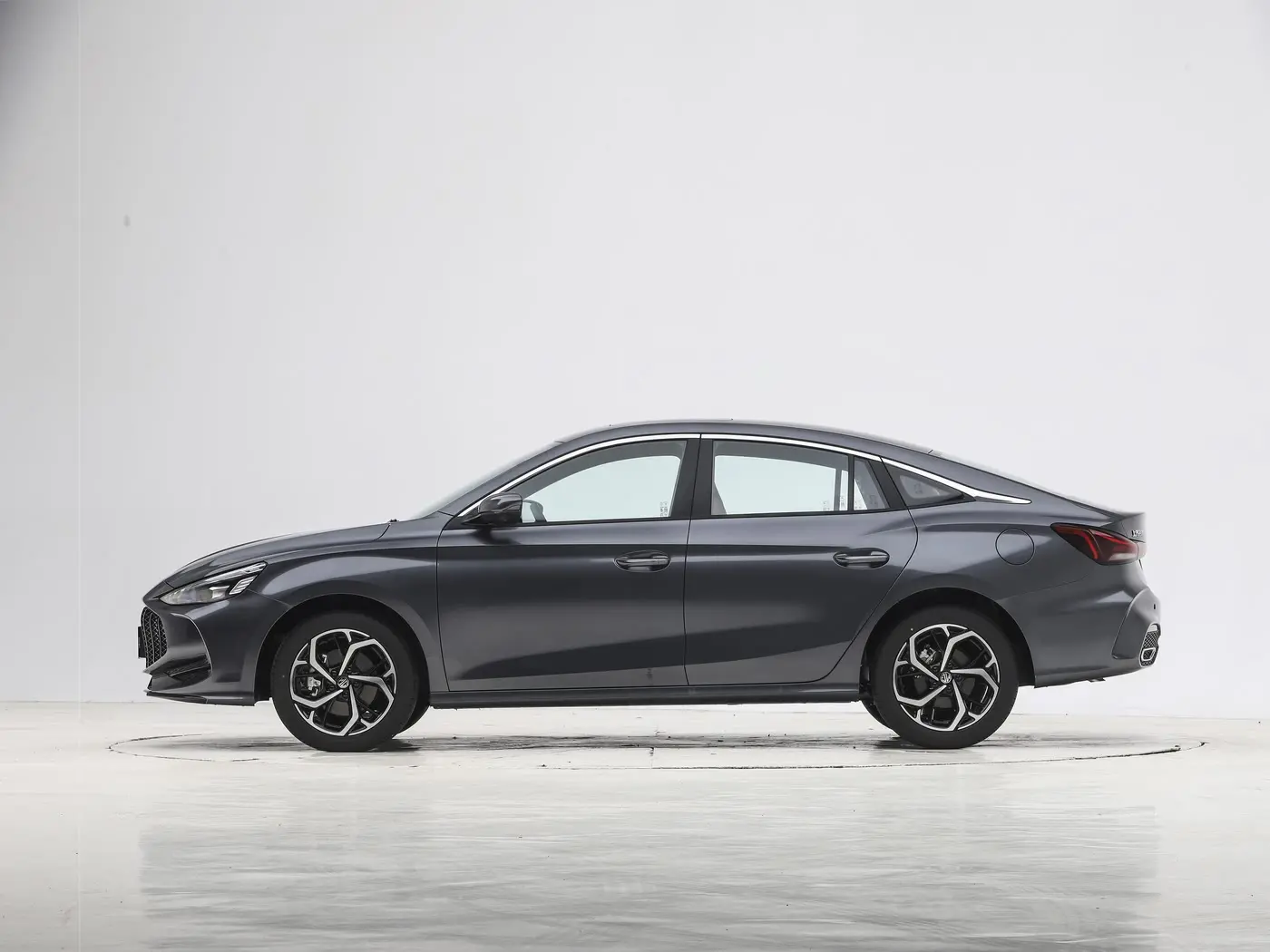 1400x1050_autohomecar__ChxkqWhVJbeAf_7_ABNj90d9jSY170